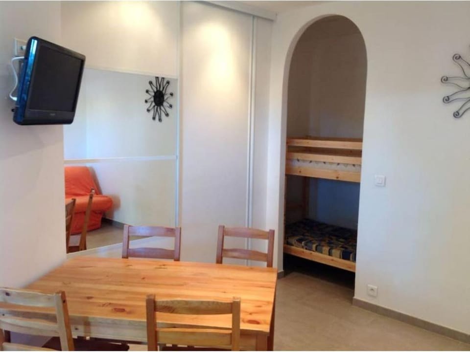 Studio suréquipé les pieds dans l'eau Apartment in Hyères