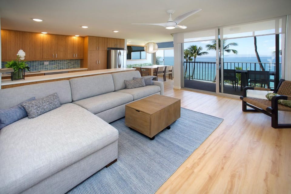 Balcony/Terrace, Kitchen or kitchenette, Living room, Dining area, Sea view