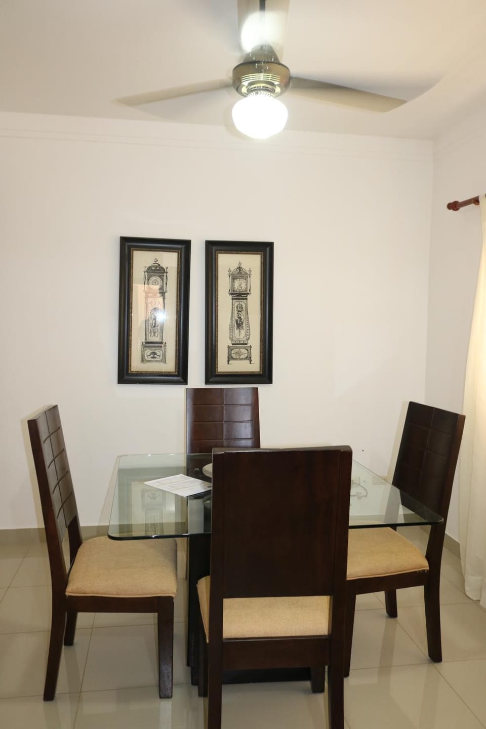 Dining area, fireplace