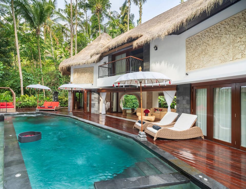 Living room, Swimming pool, Swimming pool
