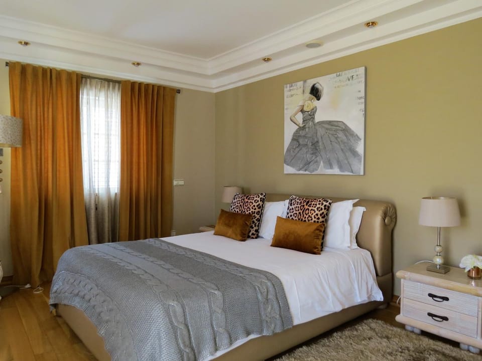 Bed, Bedroom