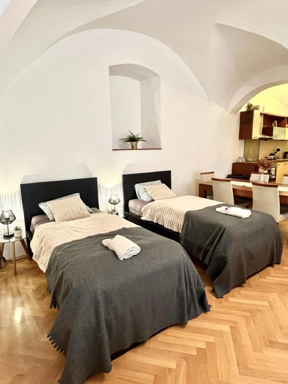 Bed, Living room