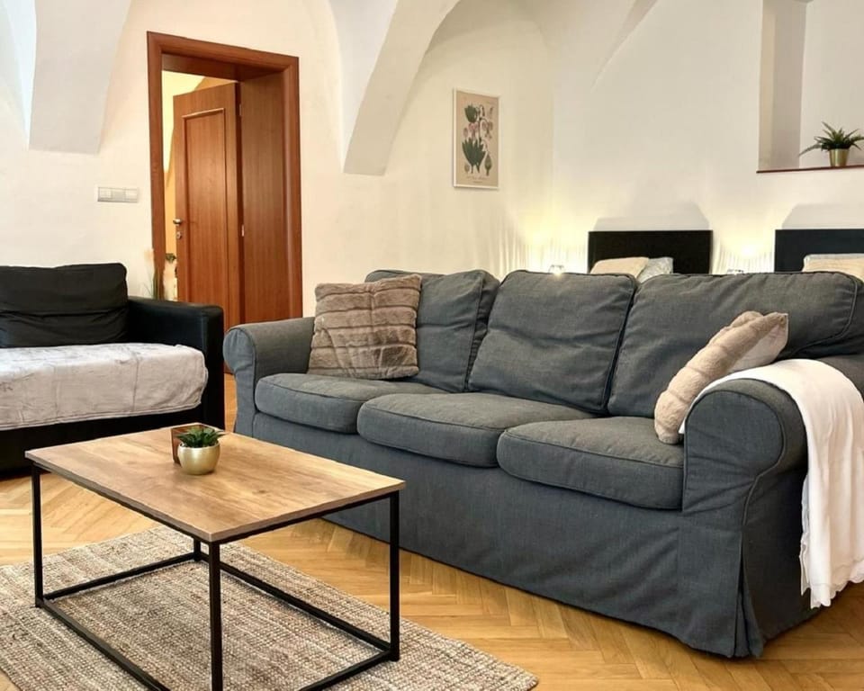 Bed, Living room
