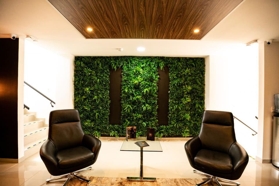 Orange wild BY Laurel hotels - Aeropuerto Bed and Breakfast in Bogota
