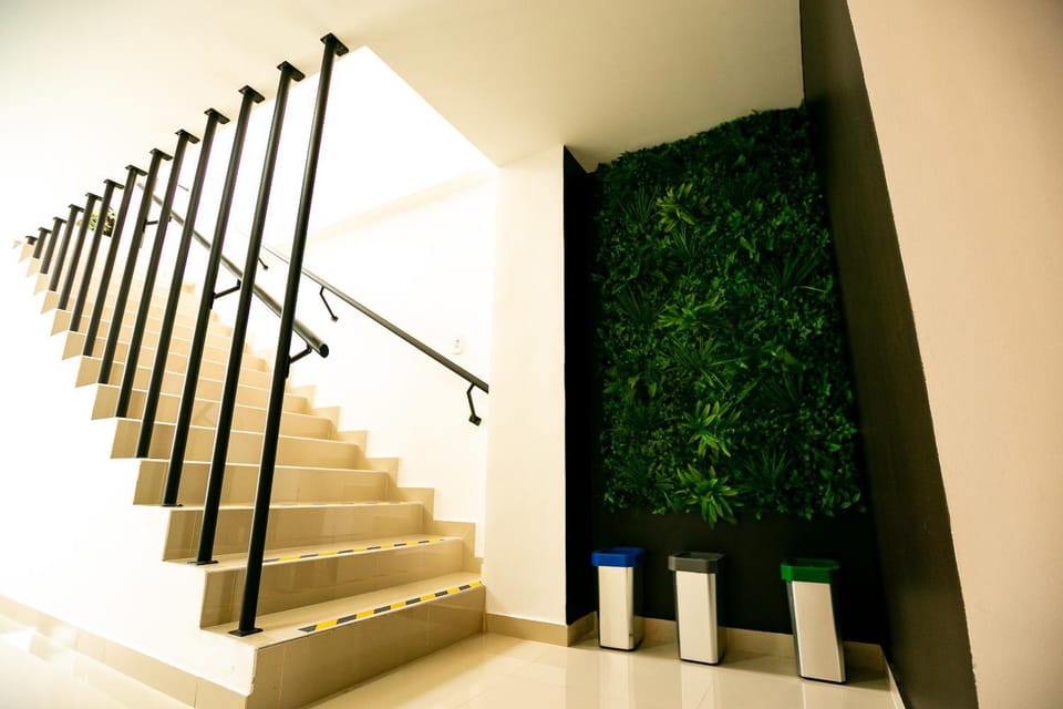 Orange wild BY Laurel hotels - Aeropuerto Bed and Breakfast in Bogota