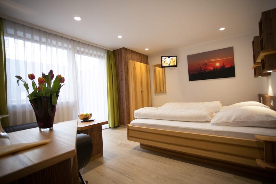 Living room, Photo of the whole room, Seating area
