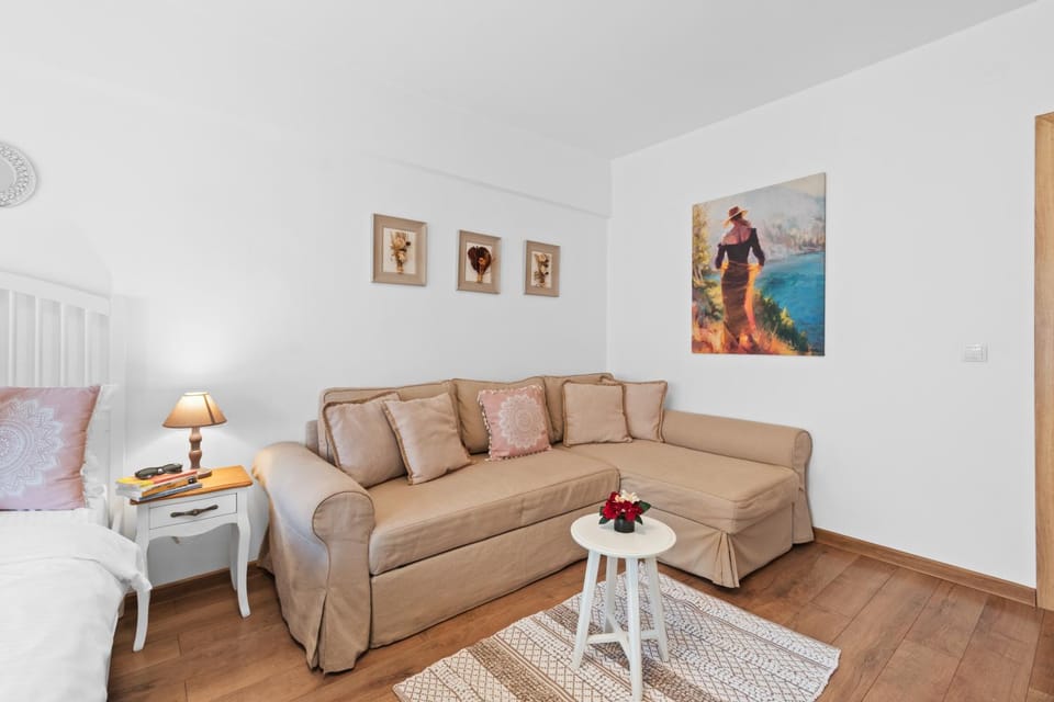 Living room, Seating area, Bedroom