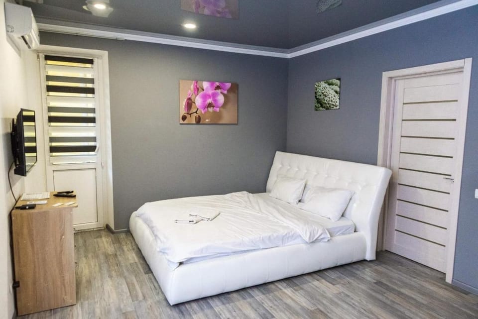 Cozy apartment in a new building close to the downtown Apartment in Kiev City - Kyiv