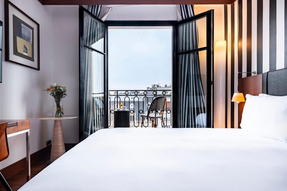 Bed, View (from property/room), Balcony/Terrace, Photo of the whole room, Bedroom