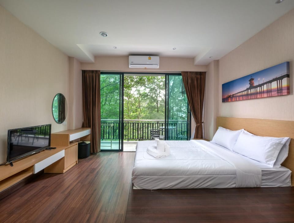 Naithon Beachfront Condotel Apartment in Choeng Thale