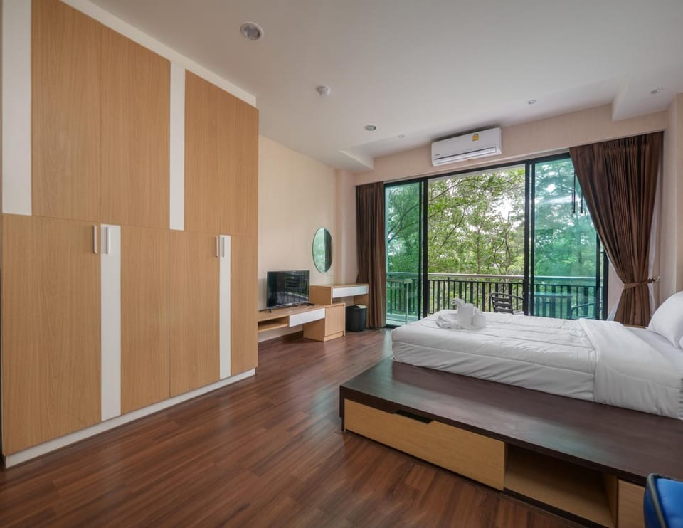 Naithon Beachfront Condotel Apartment in Choeng Thale