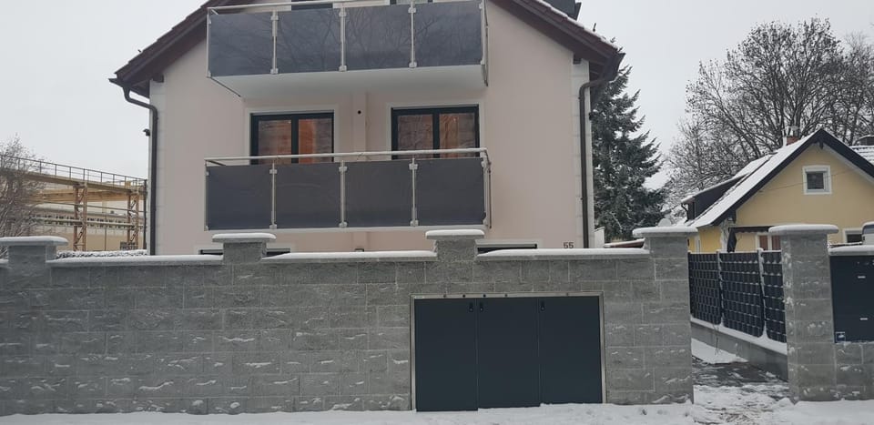 Property building, Facade/entrance, Winter