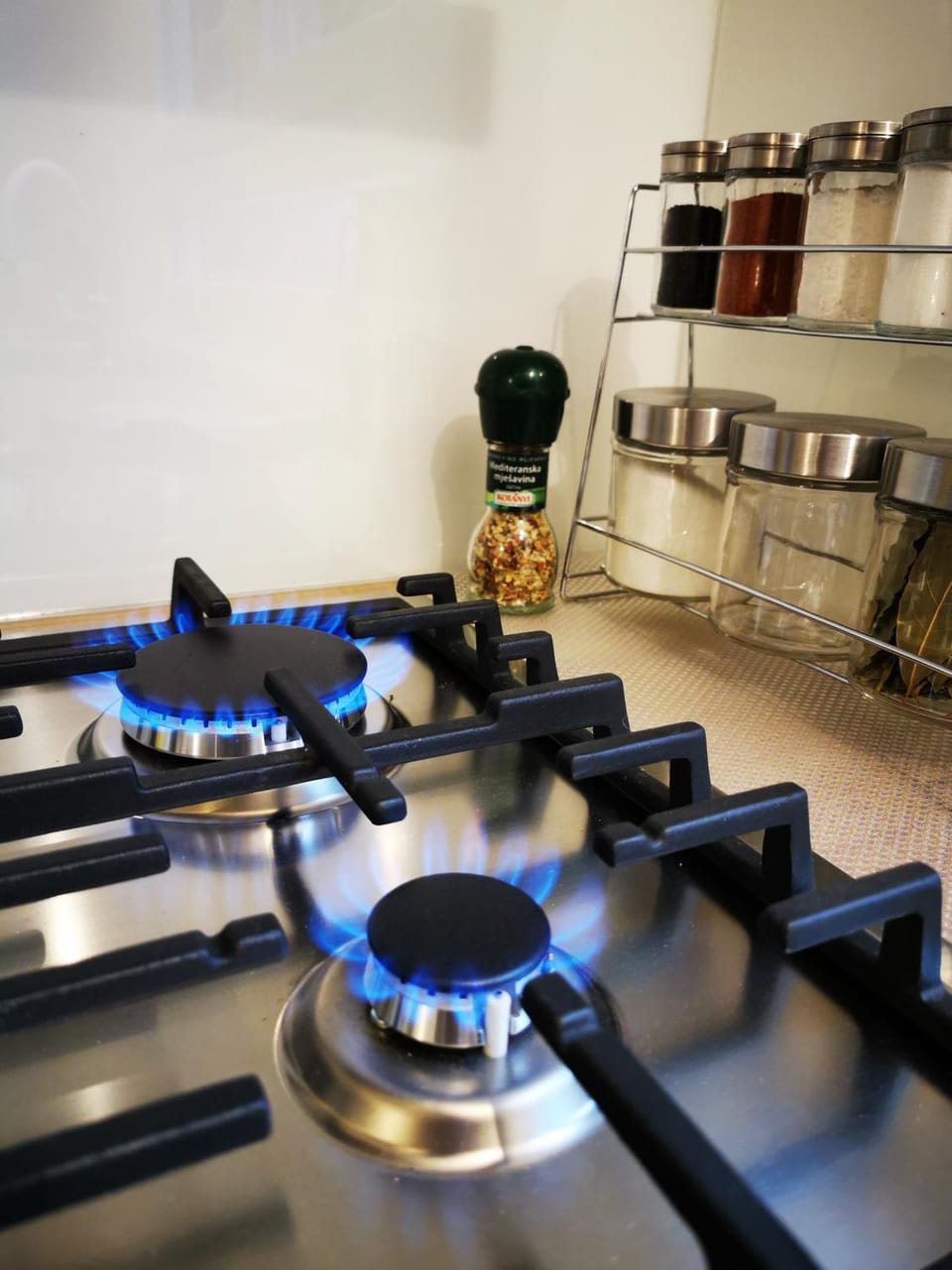 Coffee/tea facilities, Kitchen or kitchenette, Dining area