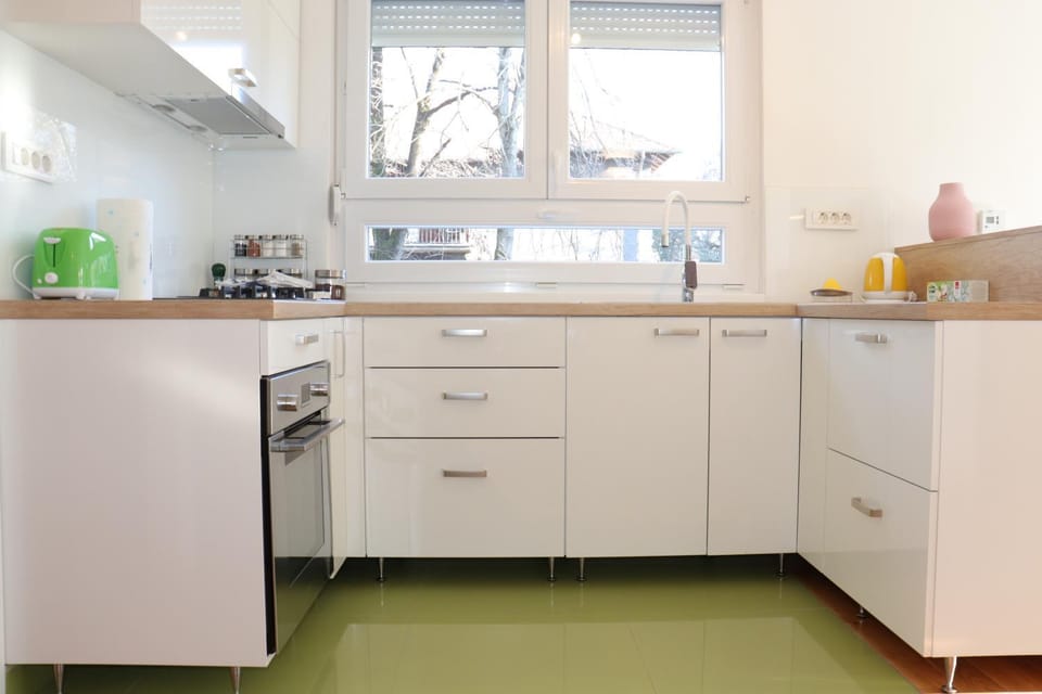 Kitchen or kitchenette, Dining area, Garden view