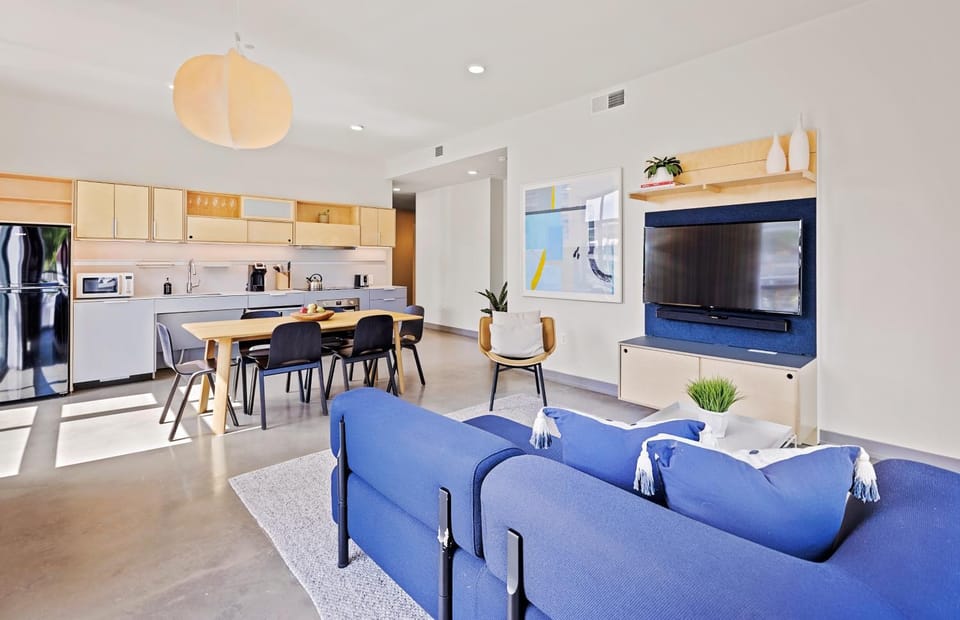 Kitchen or kitchenette, Living room, Dining area