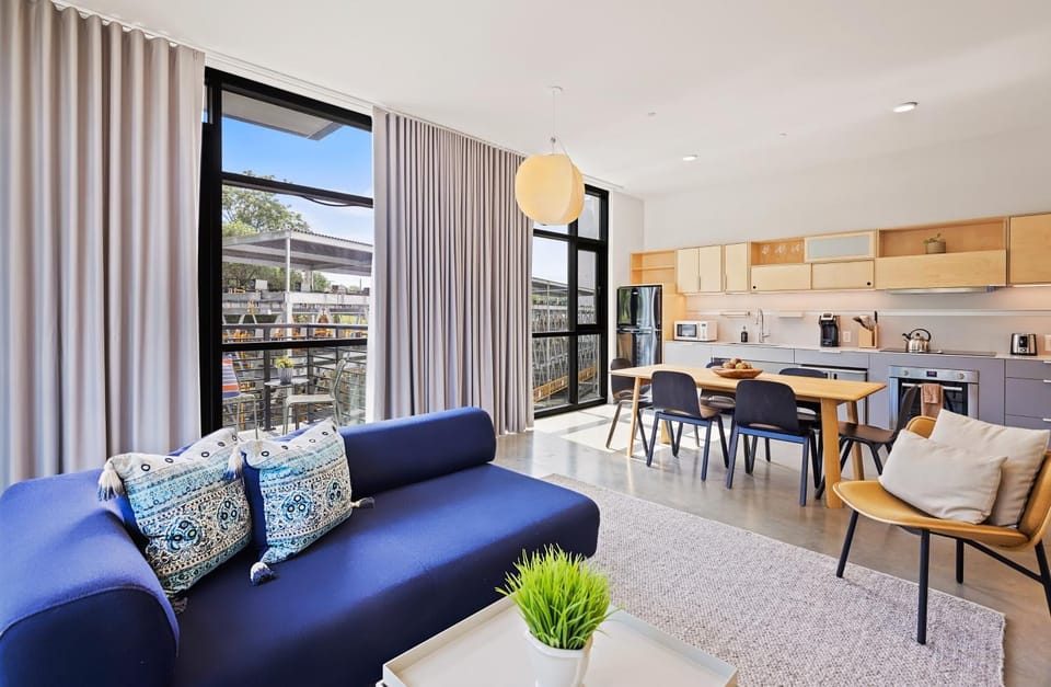 Kitchen or kitchenette, Living room