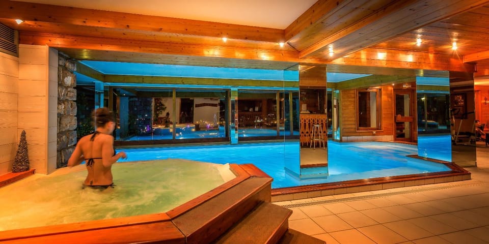 Massage, Sauna, Steam room, Spa and wellness centre/facilities, Swimming pool, Swimming pool