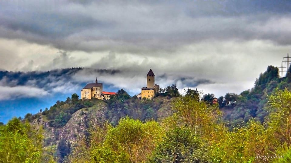 Neighbourhood, Hiking