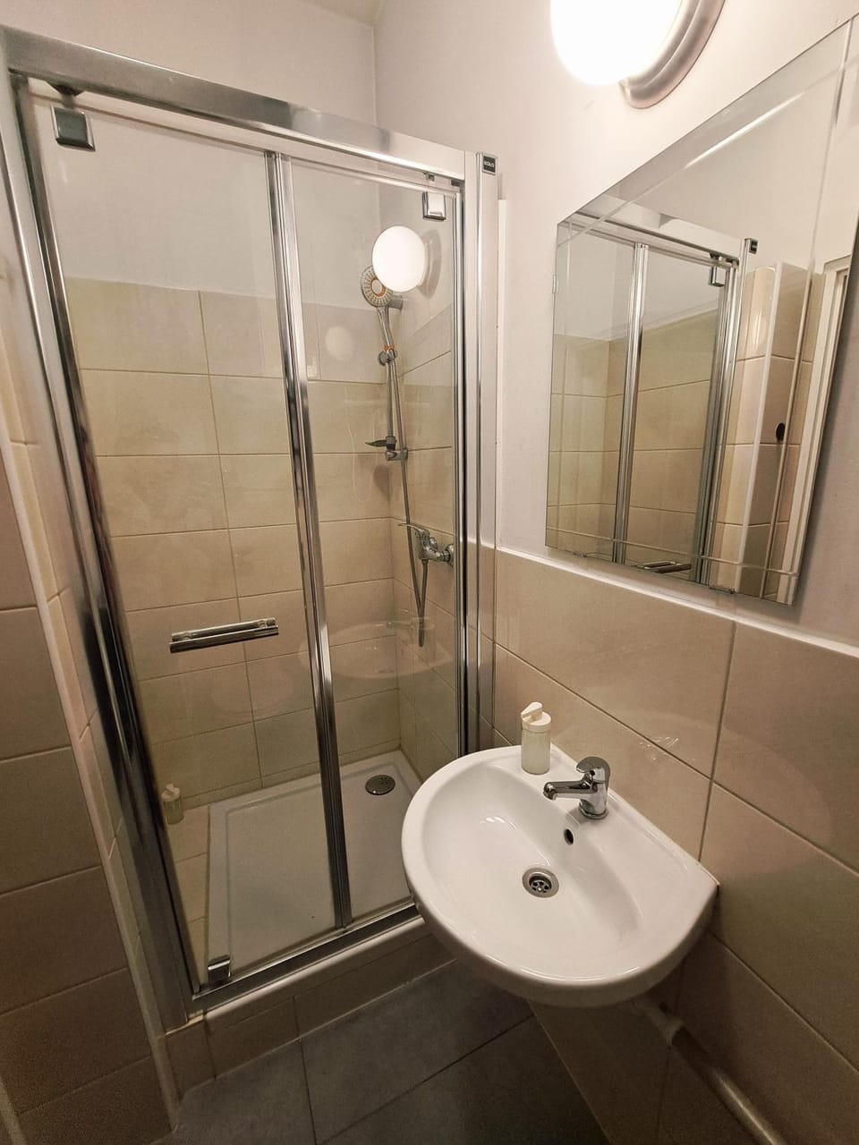 Shower, Bathroom, towels
