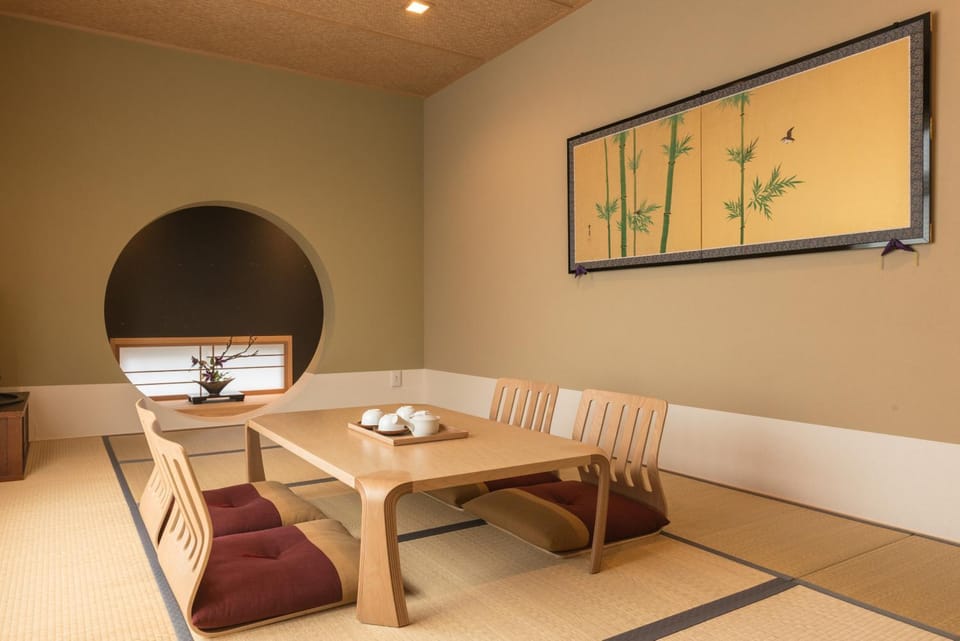 Living room, Decorative detail, Dining area