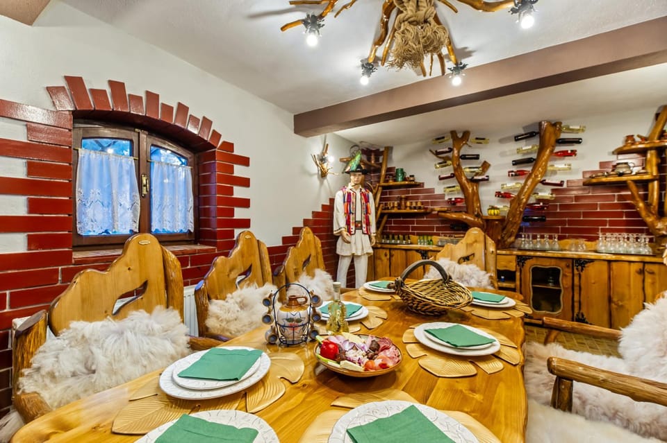 Food and drinks, Dining area