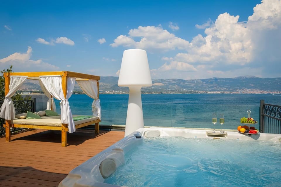 Villa Arbanessa with Heated Pool House in Šibenik-Knin County, Croatia