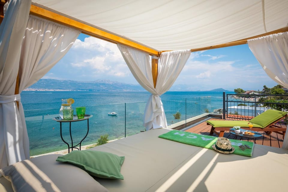 Villa Arbanessa with Heated Pool House in Šibenik-Knin County, Croatia