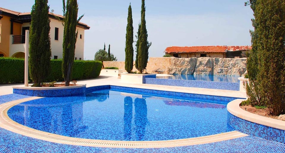 Swimming pool, Swimming pool