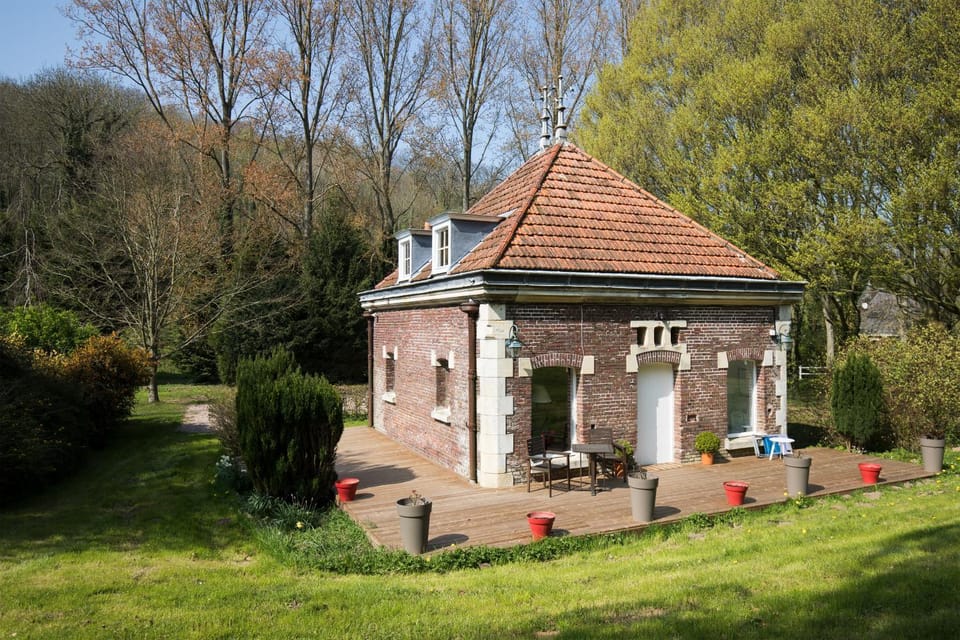 Property building, Natural landscape, Garden, Garden view
