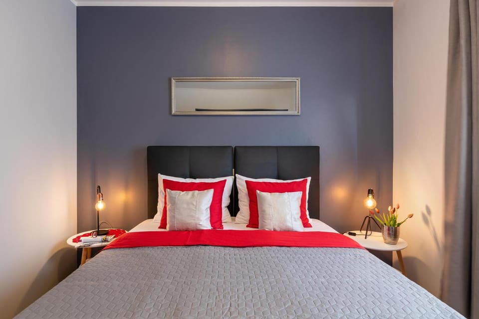 Bed, Decorative detail, Bedroom, wardrobe