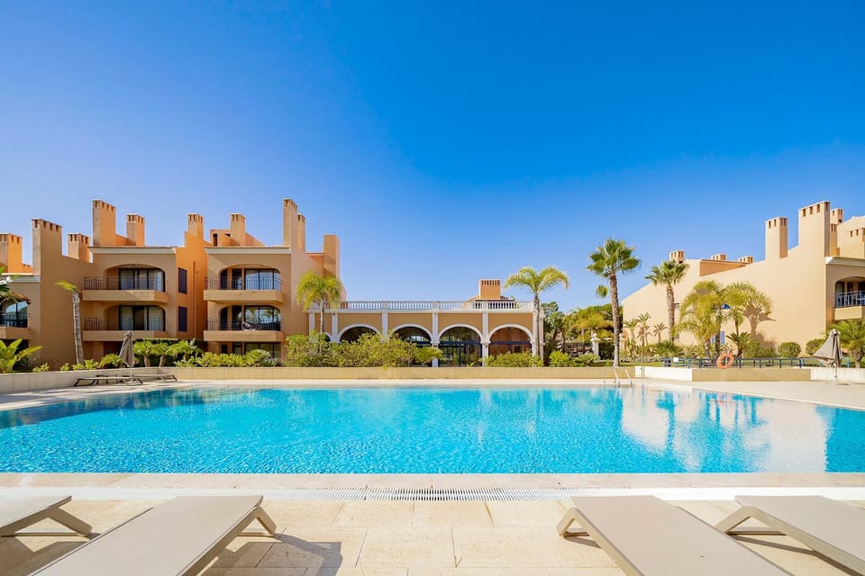 Property building, Swimming pool, Swimming pool