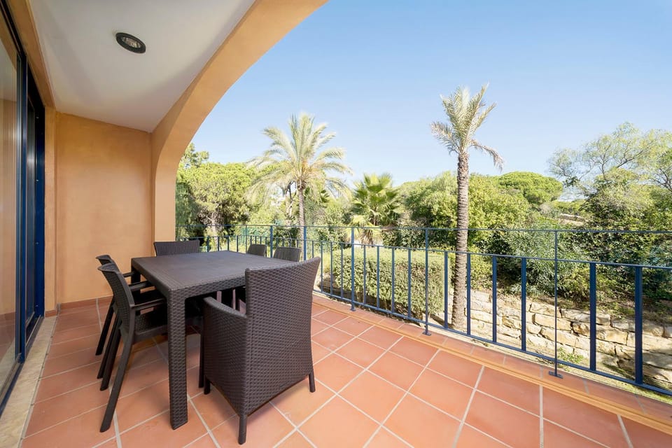 Balcony/Terrace, Garden view