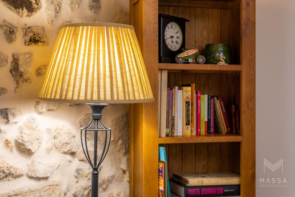 Library, Living room, Lounge or bar, Decorative detail