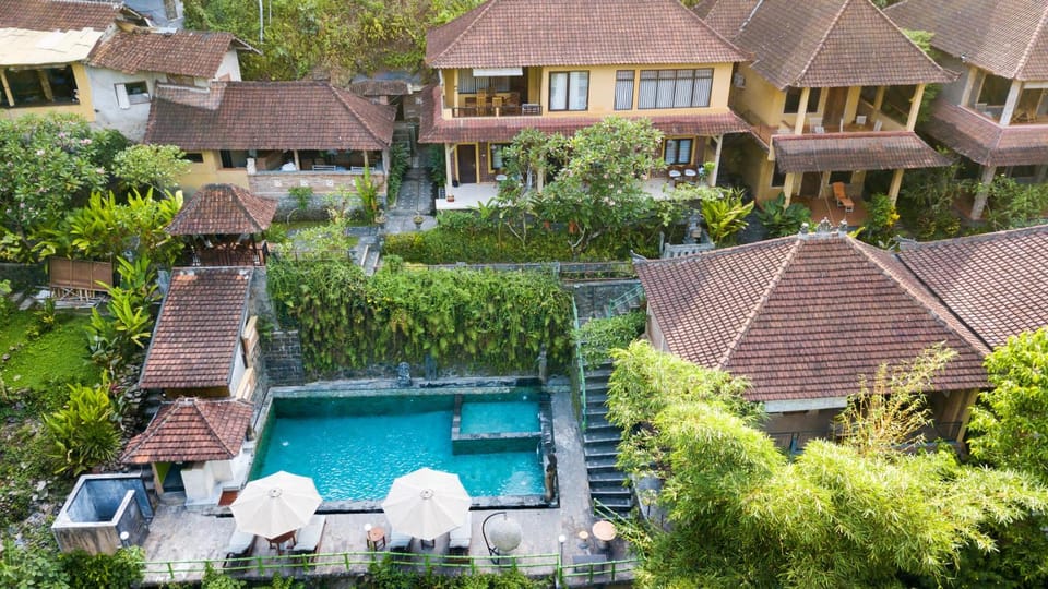Pool view, River view