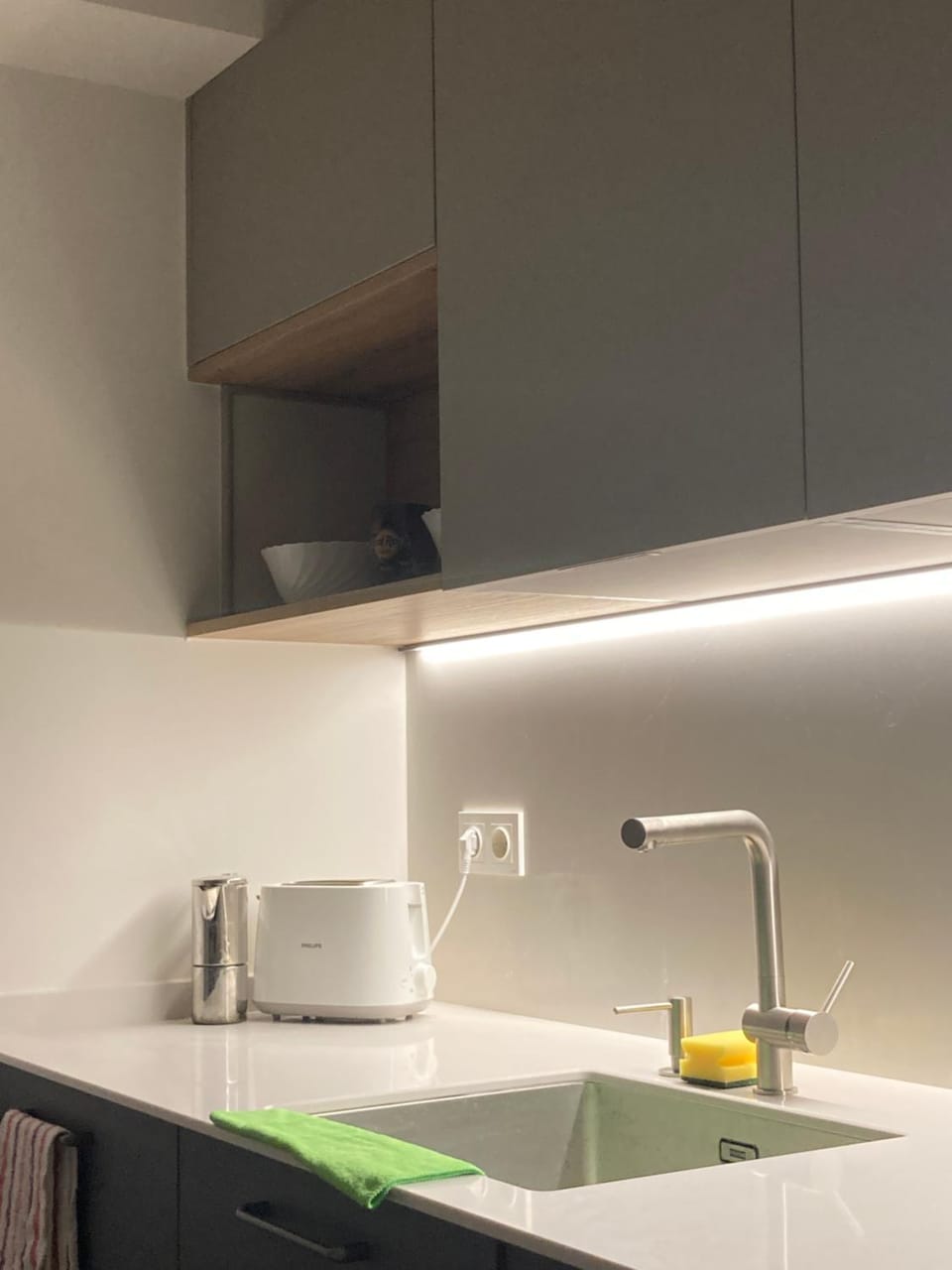 Kitchen or kitchenette, Breakfast