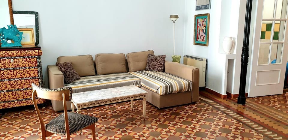 Living room, Seating area