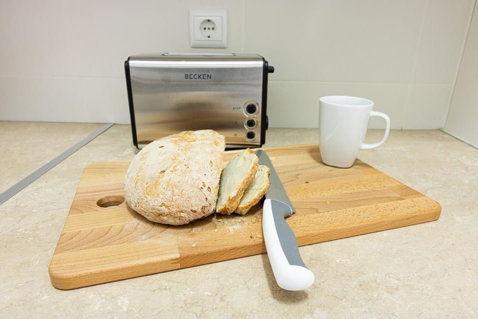 Kitchen or kitchenette, Food and drinks