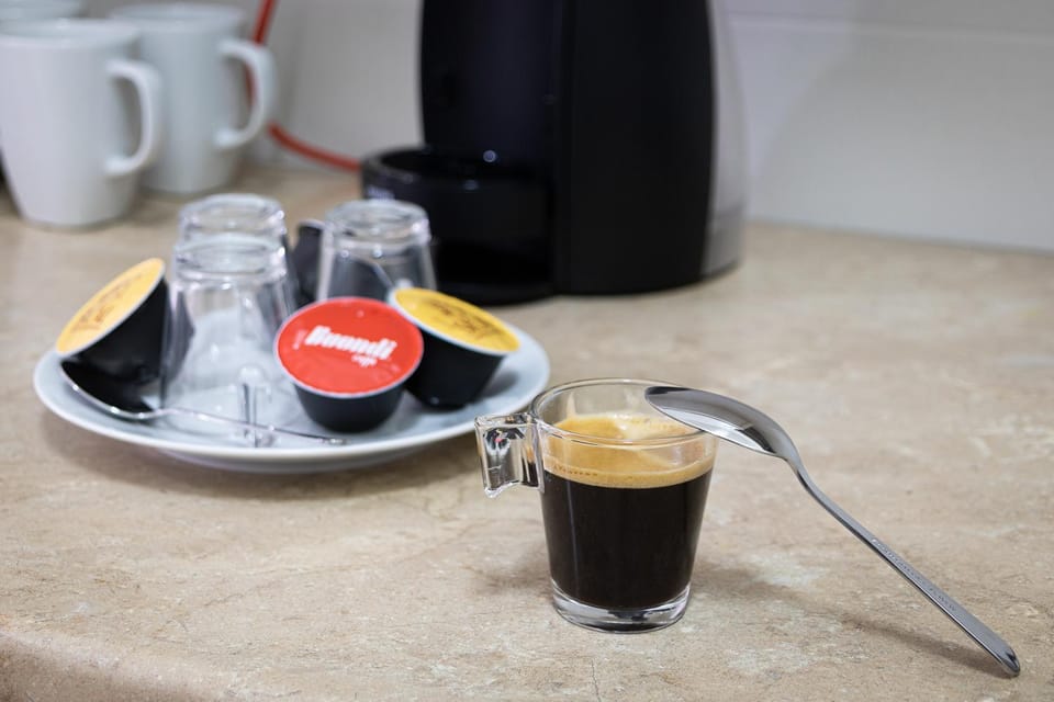 Coffee/tea facilities, Food and drinks