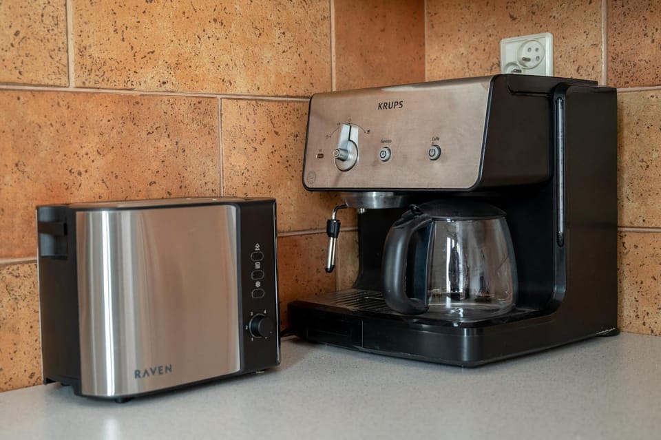 Coffee/tea facilities, Kitchen or kitchenette