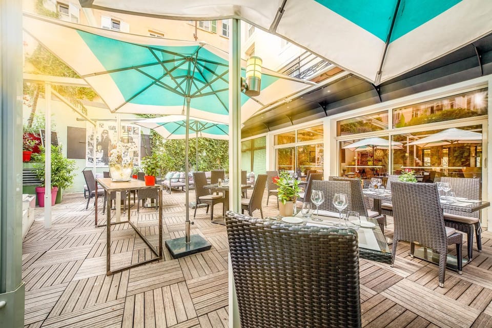 Patio, Restaurant/places to eat, View (from property/room), Balcony/Terrace, Dining area, On site, Garden view, Garden view