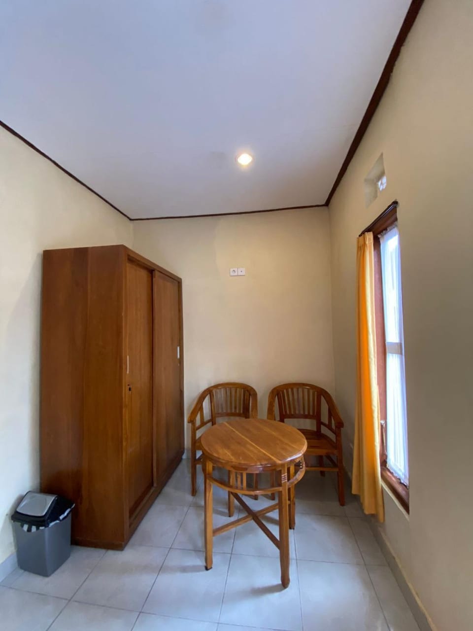 Property building, Guests, Guests