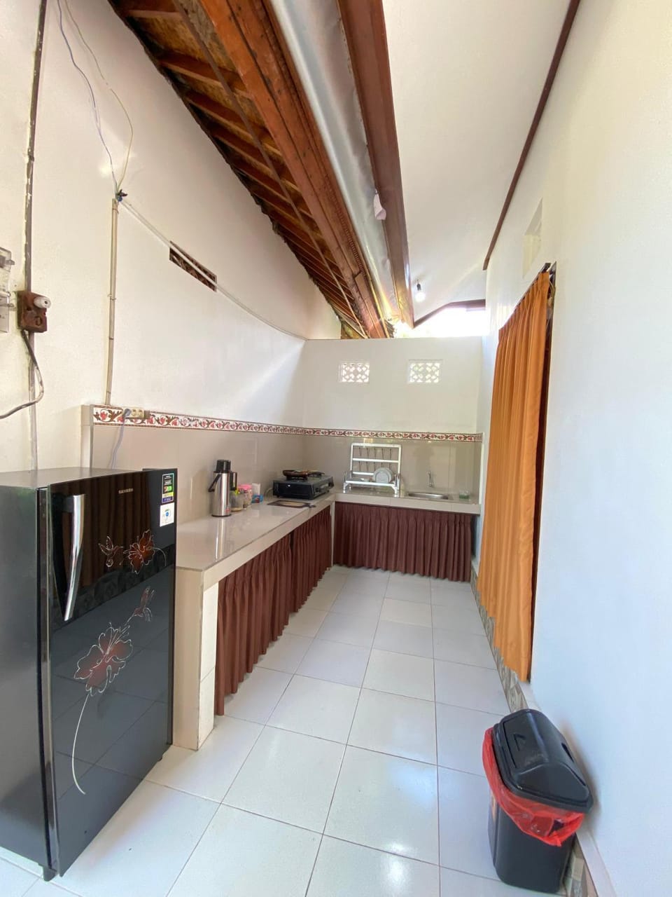 Kitchen or kitchenette, stove, kitchen, kitchen