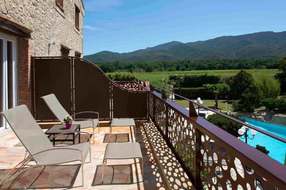 Natural landscape, Balcony/Terrace, Mountain view, Pool view
