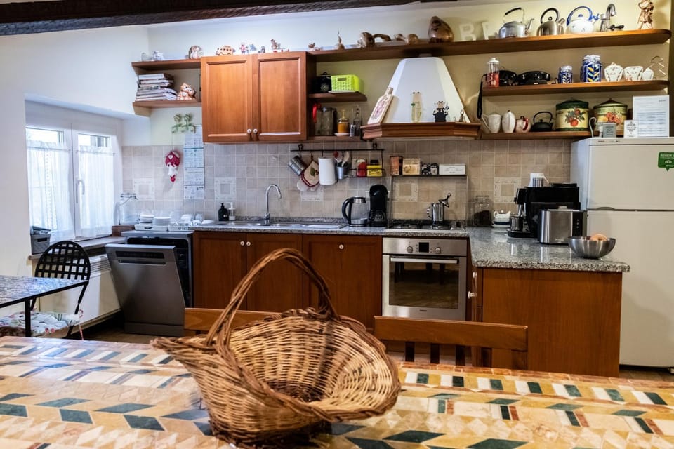 Communal kitchen, kitchen