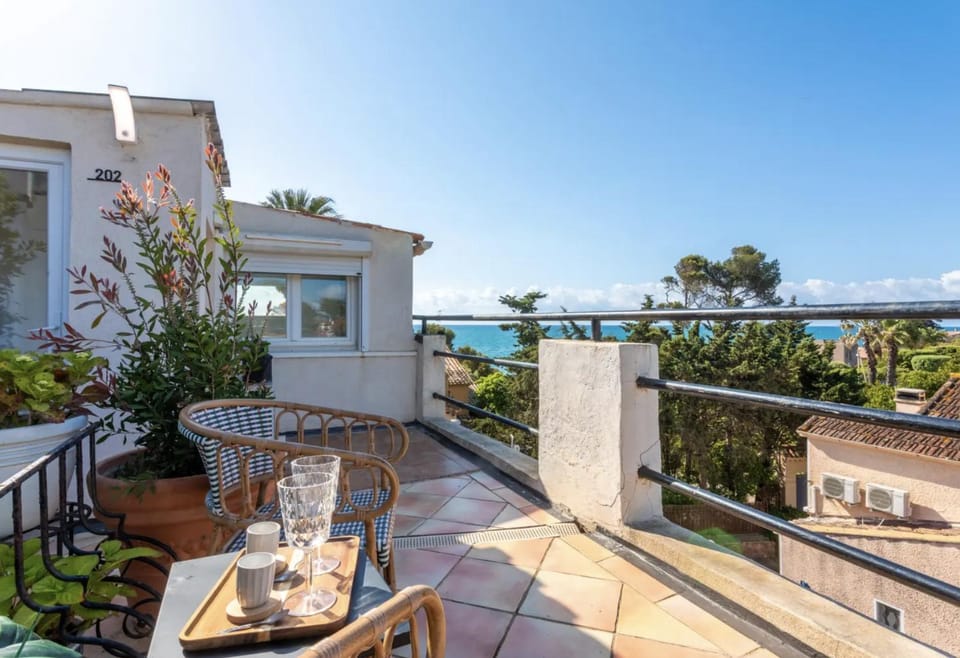 Patio, Natural landscape, View (from property/room), Balcony/Terrace, Sea view