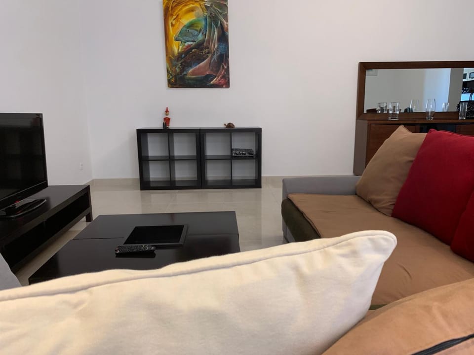 Charmant appartement pour famille uniquement en résidence à Oran Gambetta Apartment in Oran