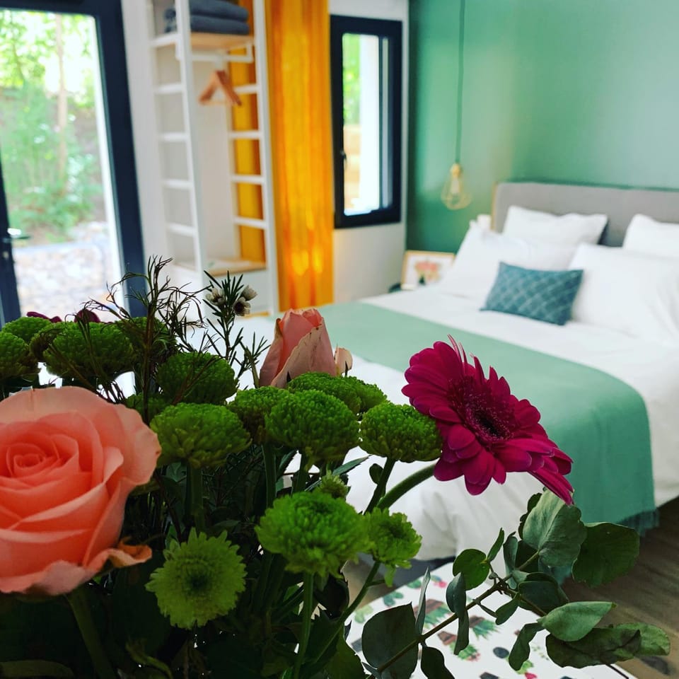 "Une Pause au Vert" Studio 2 personnes Bed and Breakfast in Provence-Alpes-Côte d'Azur