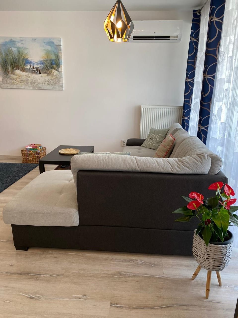 Bed, Living room, Seating area