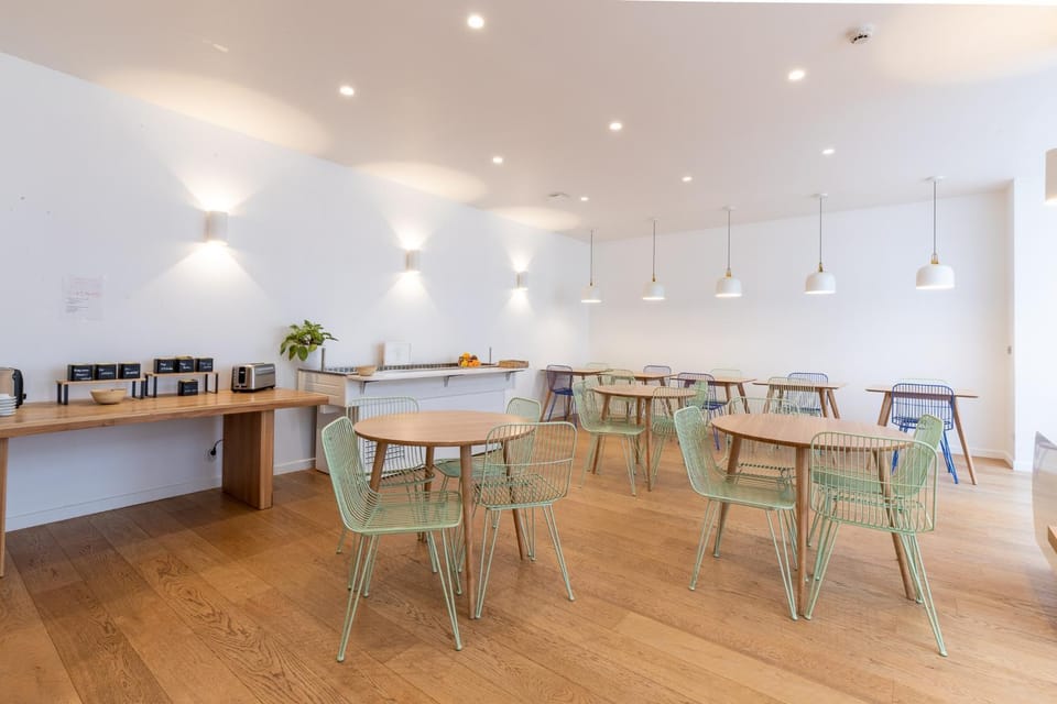 Property building, Breakfast