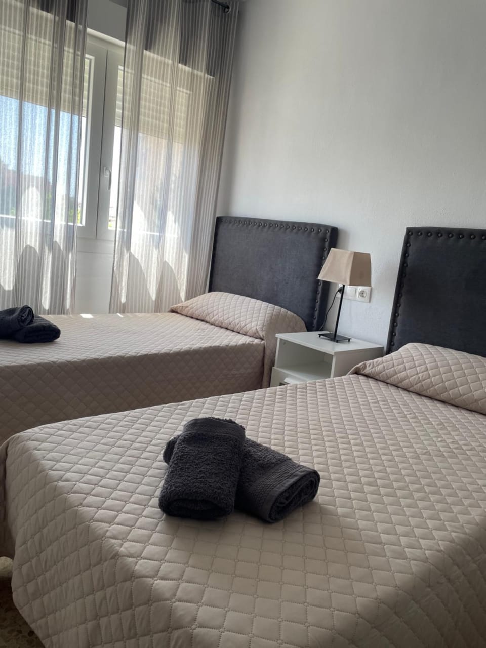 Bed, Photo of the whole room, Bedroom, towels